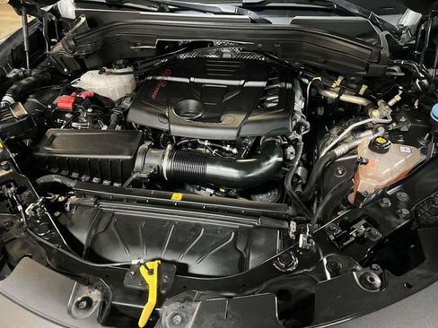 Used 2023 Alfa Romeo Stelvio Ti image 10