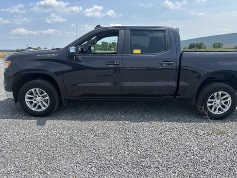 Used 2023 Chevrolet Silverado 1500 LT AWD/4WD image 22