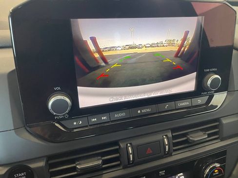 Certified 2025 Nissan Pathfinder S FWD image 8