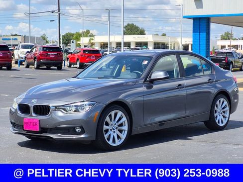 Used 2018 BMW 320i xDrive Sedan AWD/4WD image 3