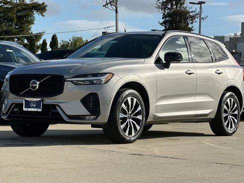 Certified 2025 Volvo XC60 B5 Plus image 7