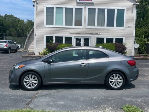 Used 2016 Kia Forte Koup EX FWD image 2