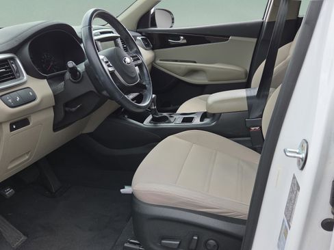 Used 2019 Kia Sorento AWD V6 w/ Option Group 020 image 9