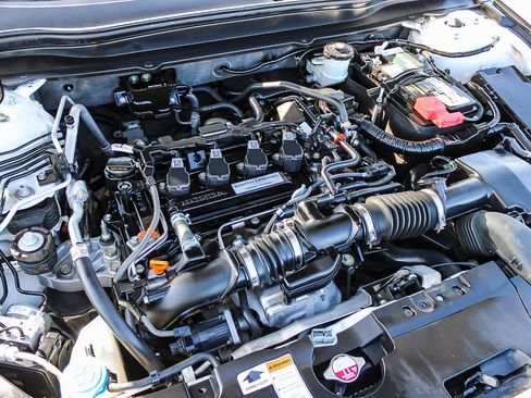 Used 2018 Honda Accord Sport image 26