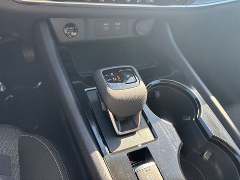 Used 2025 Nissan Rogue SV image 43