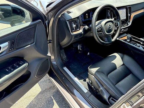 Used 2024 Volvo S60 B5 Plus w/ Climate Package AWD/4WD image 11