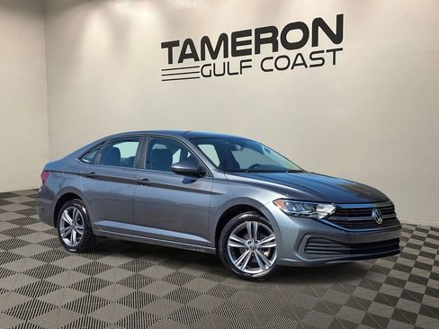 Used 2024 Volkswagen Jetta SE image 1