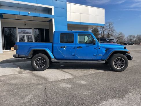 Used 2023 Jeep Gladiator Overland w/ Popular Equipment Package image 9