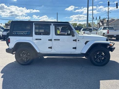 Used 2020 Jeep Wrangler Unlimited Sahara image 7