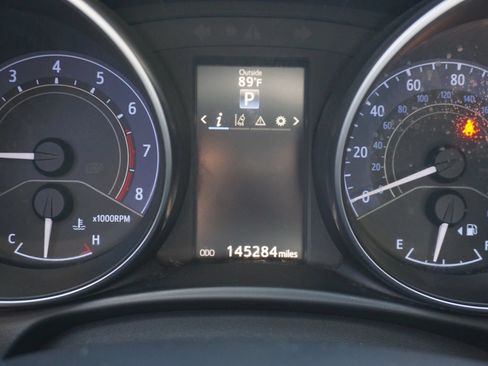 Used 2018 Toyota Corolla iM FWD image 30