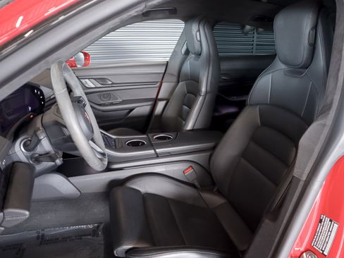 Used 2024 Porsche Taycan GTS image 5