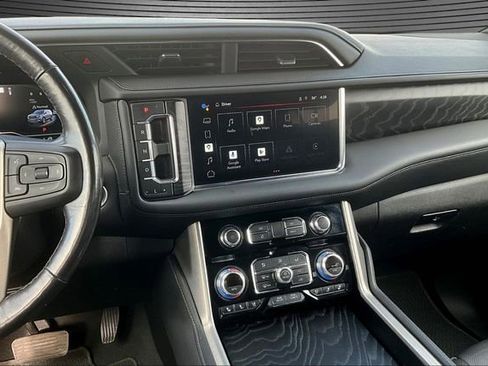 Used 2022 GMC Yukon XL Denali image 9