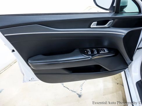 Used 2021 Kia K5 LXS image 24