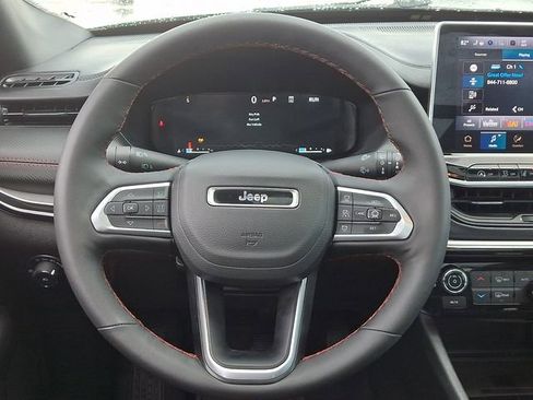 Used 2025 Jeep Compass Trailhawk w/ Trailhawk Elite Group AWD/4WD image 20
