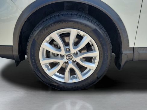 Used 2021 Nissan Rogue Sport SV FWD image 26
