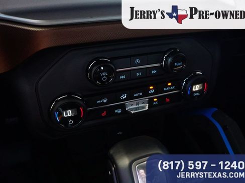 Used 2023 Ford Bronco Outer Banks AWD/4WD image 13