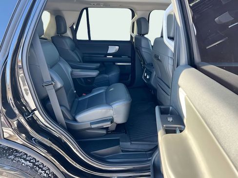 Used 2025 Ford Expedition Active AWD/4WD image 19