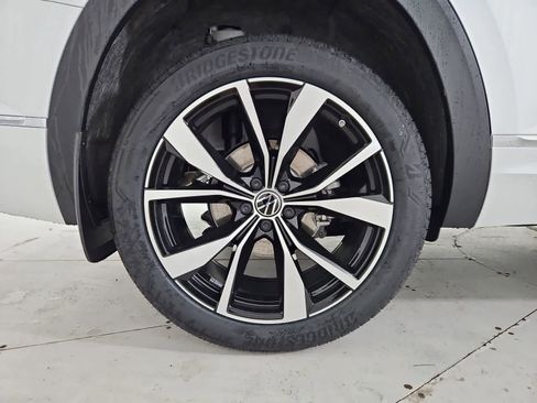 New 2026 Volkswagen Atlas SEL Premium R-Line AWD/4WD image 13
