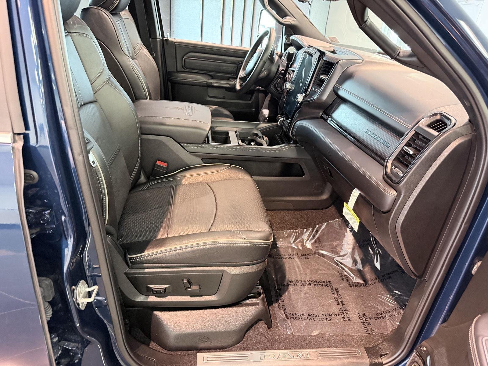 Used 2024 RAM 3500 Limited AWD/4WD image 33