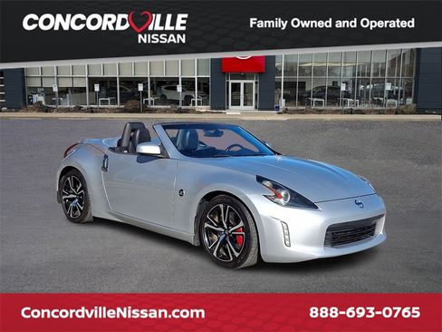 Used 2018 Nissan 370Z Touring Sport image 1