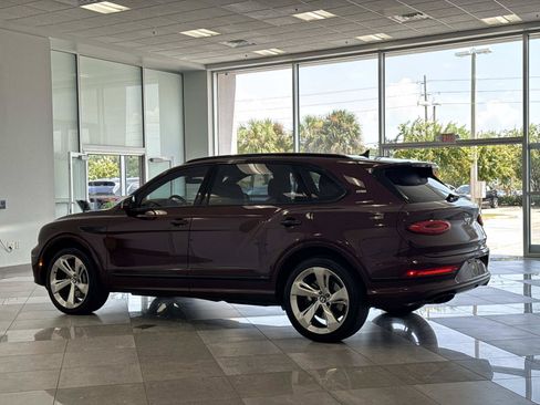 Used 2023 Bentley Bentayga Extended Wheelbase AWD/4WD image 28
