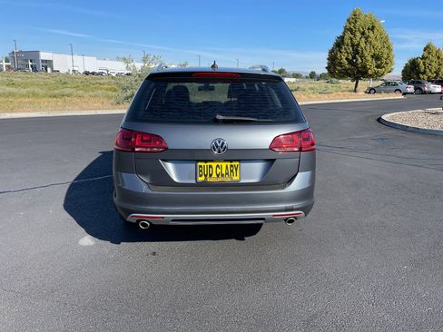 Used 2017 Volkswagen Golf Alltrack SEL AWD/4WD image 4