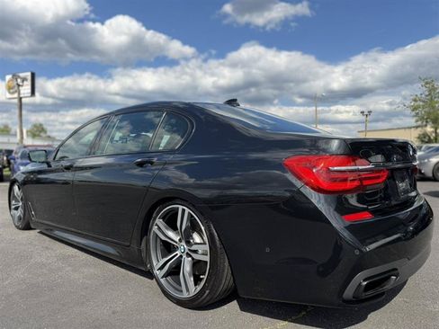 Used 2018 BMW 750i RWD image 3