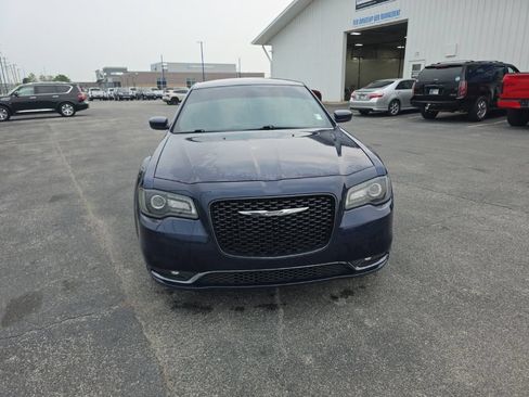 Used 2017 Chrysler 300 S AWD/4WD image 8