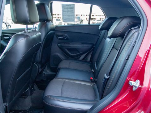 Used 2019 Chevrolet Trax LT w/ LT Convenience Package FWD image 25
