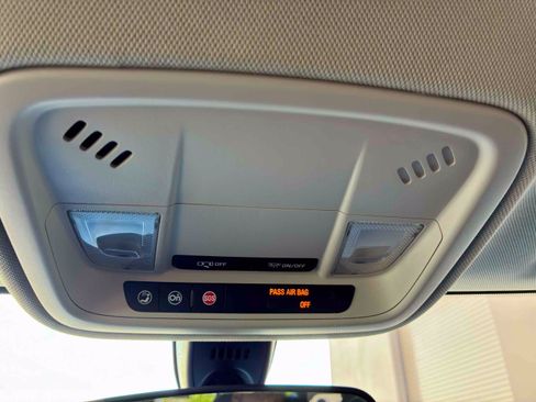 Used 2019 Chevrolet Traverse LS FWD image 30