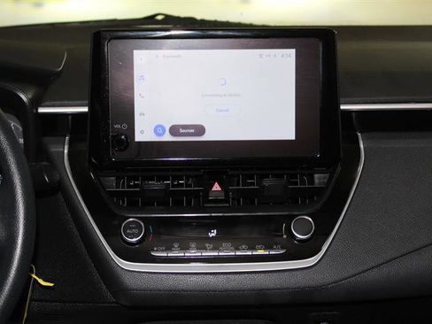 Used 2024 Toyota Corolla LE image 12