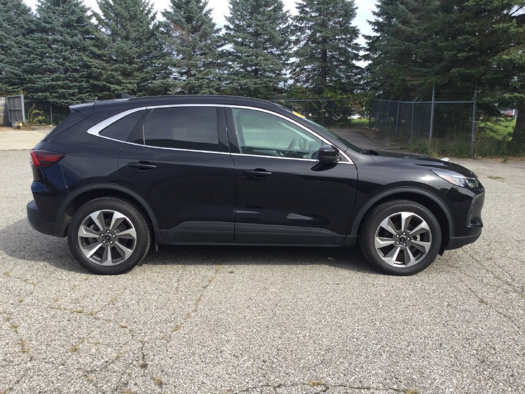 Used 2025 Ford Escape Platinum AWD/4WD image 8