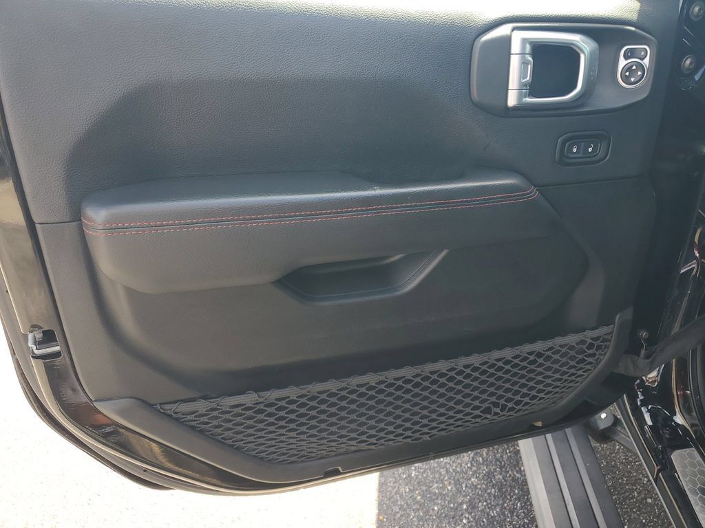 Used 2021 Jeep Wrangler Unlimited Rubicon w/ Uconnect 4C Nav & Sound Group AWD/4WD image 8