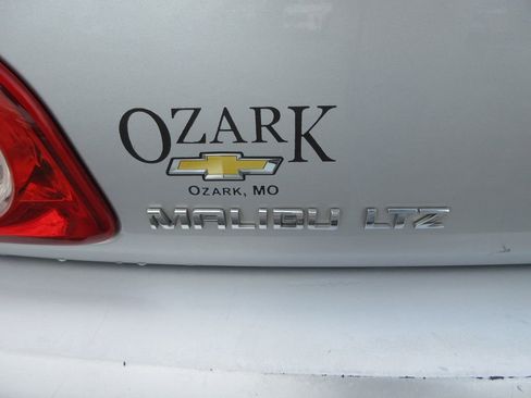 Used 2010 Chevrolet Malibu LTZ image 10