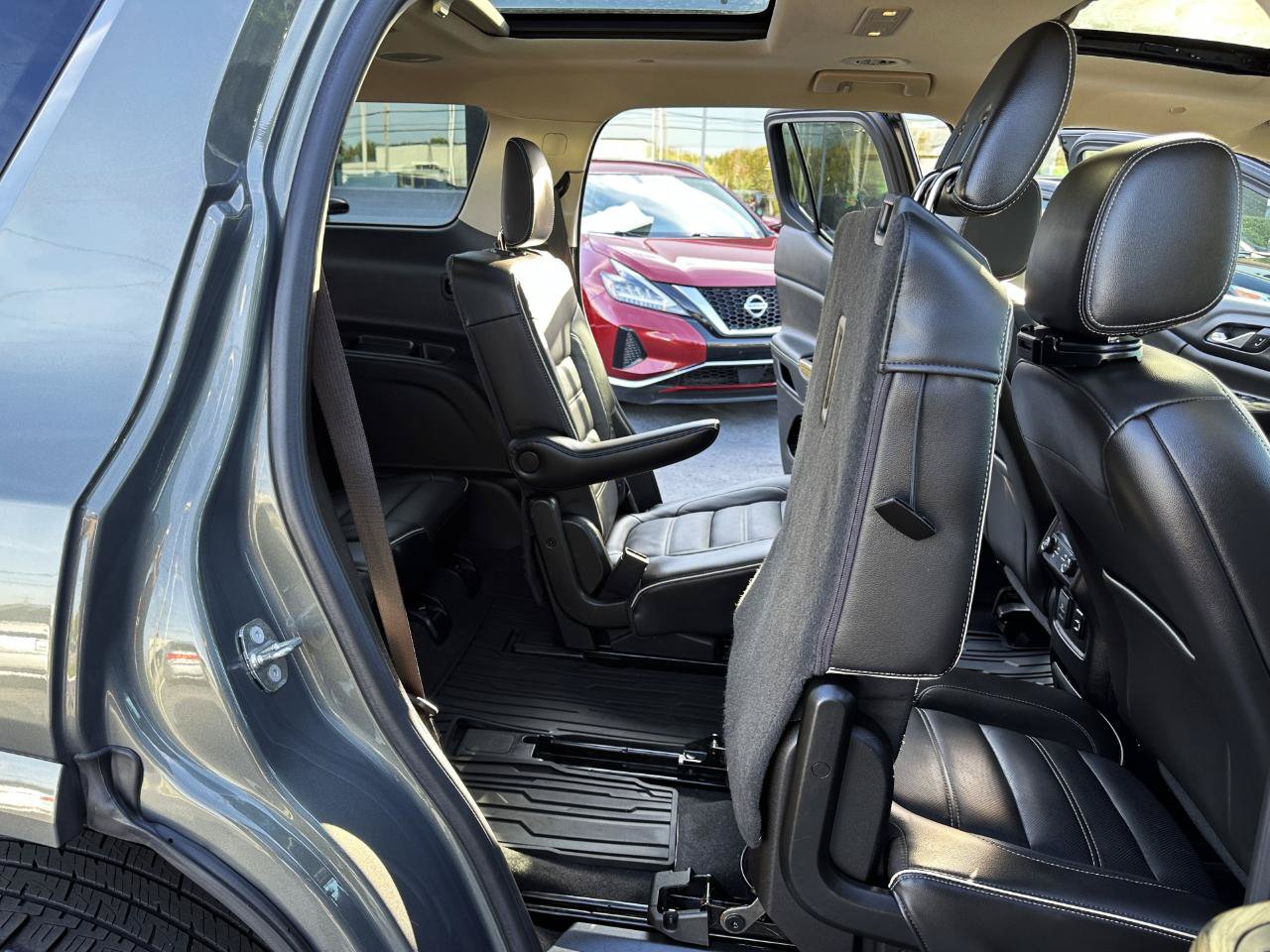 Used 2018 GMC Acadia Denali w/ Technology Package AWD/4WD image 45