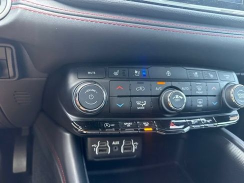 Used 2024 Dodge Durango GT AWD/4WD image 24