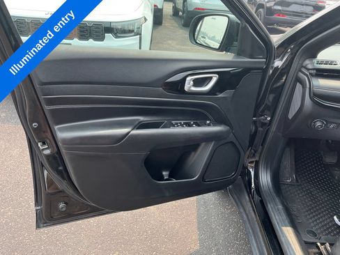 Used 2023 Jeep Compass Latitude w/ Convenience Group AWD/4WD image 12