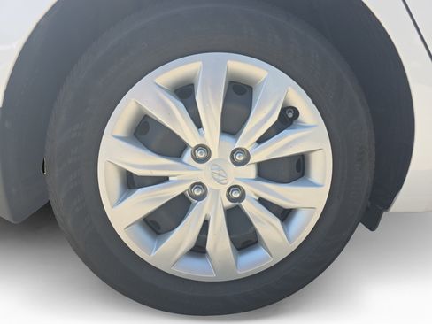 Used 2021 Hyundai Accent SE FWD image 16