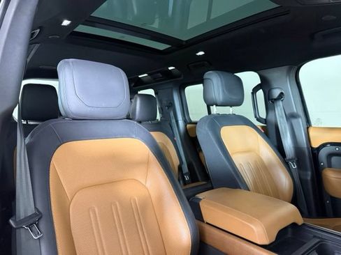 Used 2022 Land Rover Defender 110 X AWD/4WD image 32