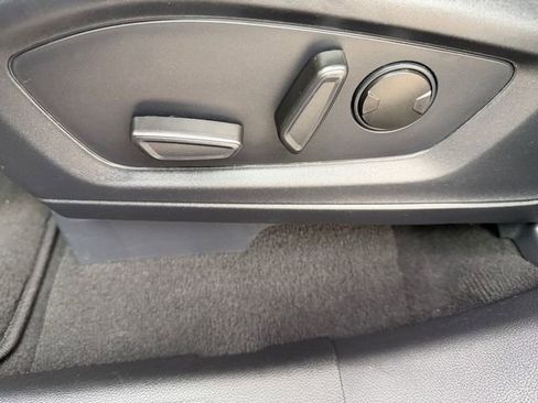 Used 2025 Ford Explorer Active image 16