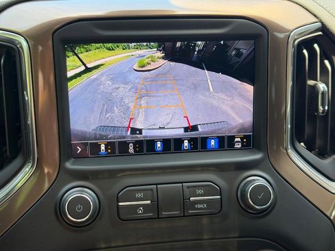 Used 2020 Chevrolet Silverado 2500 High Country w/ Z71 Off-Road Package AWD/4WD image 21