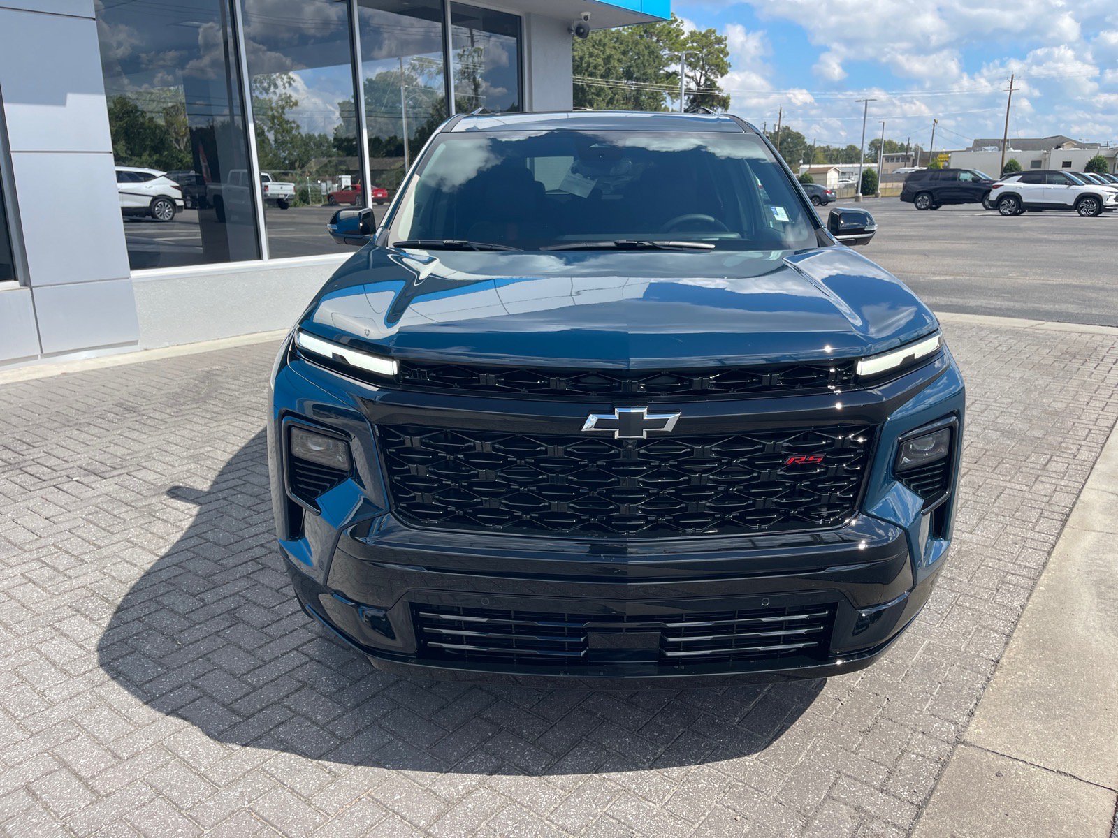 New 2027 Chevrolet Traverse RS FWD image 2