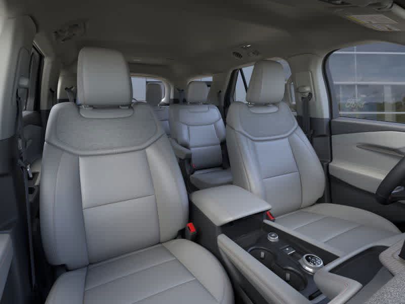 Used 2025 Ford Explorer Active w/ Active Comfort Package RWD image 10