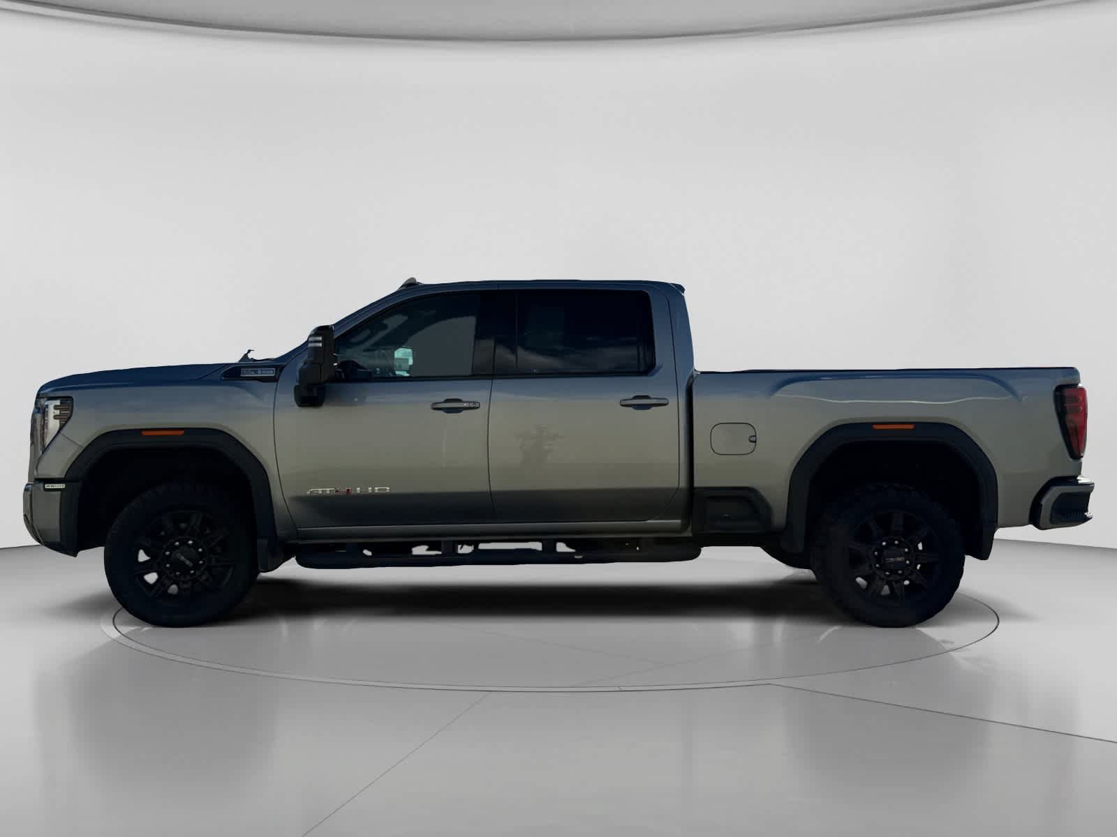Used 2024 GMC Sierra 2500 AT4 w/ Technology Package AWD/4WD image 6
