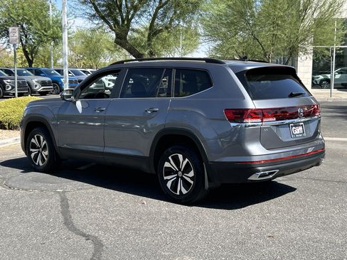 Used 2024 Volkswagen Atlas SE FWD image 3