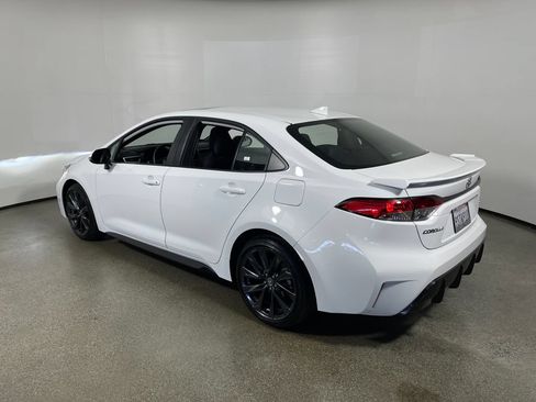 Certified 2025 Toyota Corolla SE FWD image 5
