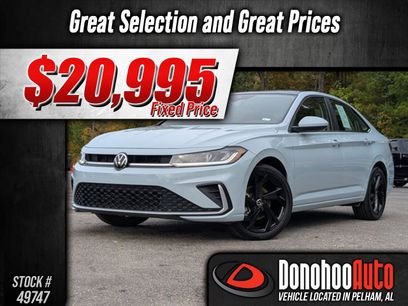 Used 2025 Volkswagen Jetta SE w/ Sunroof Package