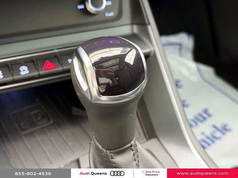 Used 2025 Audi Q3 2.0T Premium w/ Convenience Package AWD/4WD image 31