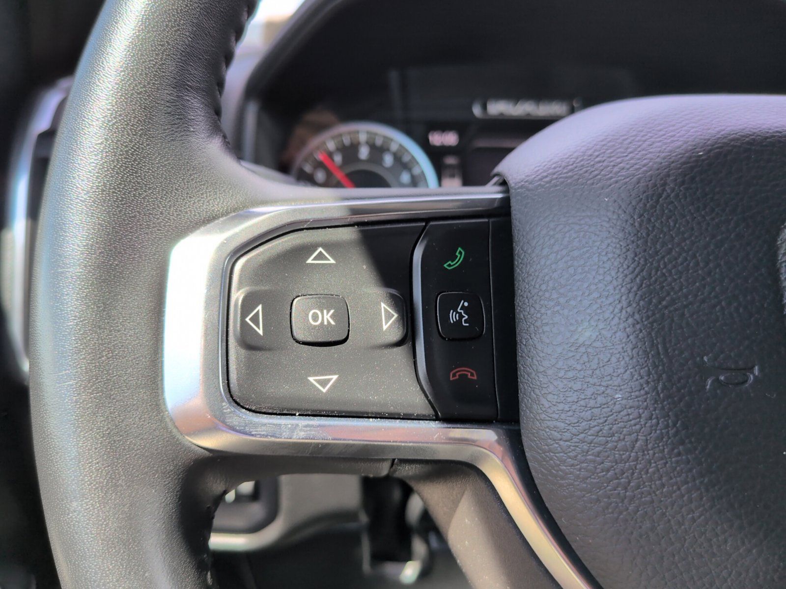 Used 2024 RAM 1500 Laramie AWD/4WD image 21