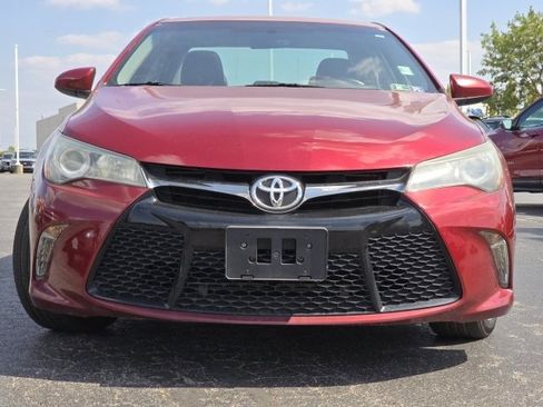 Used 2017 Toyota Camry XSE w/ Moonroof Package image 9